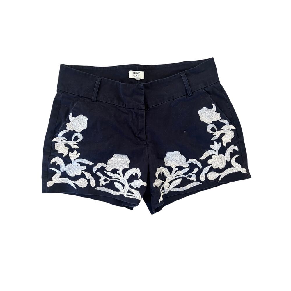 Crown And Ivy Womens Blue Embroidered Floral Size 6 Shorts